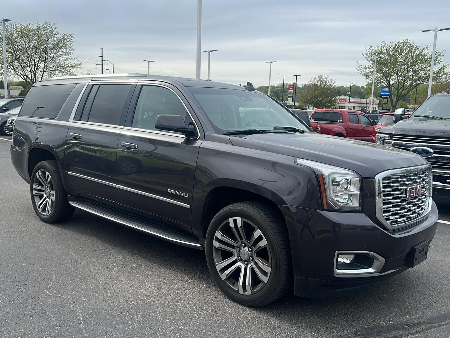 Used 2018 GMC Yukon XL Denali with VIN 1GKS2HKJ5JR330645 for sale in Winona, Minnesota