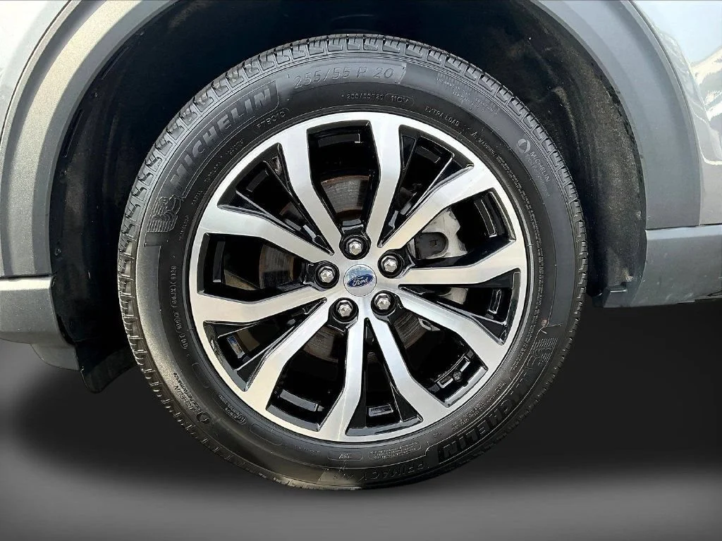 Used 2025 Gray Metallic Ford ST-Line image 35