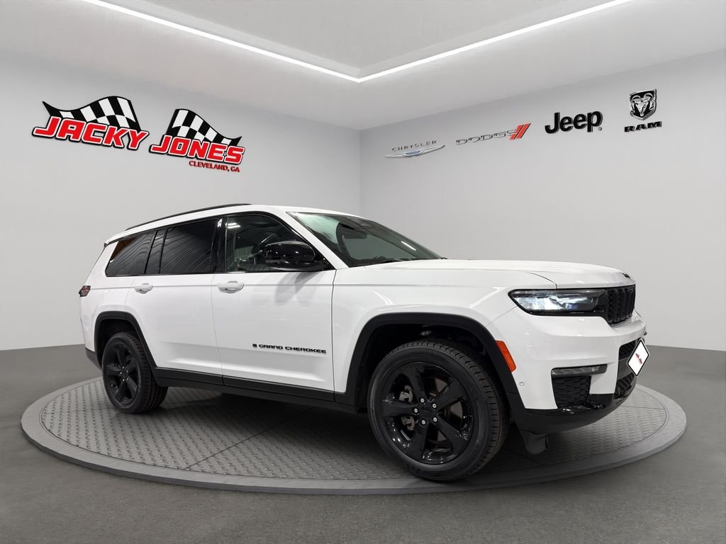 Used 2023 Bright White Clearcoat Jeep Limited image 13