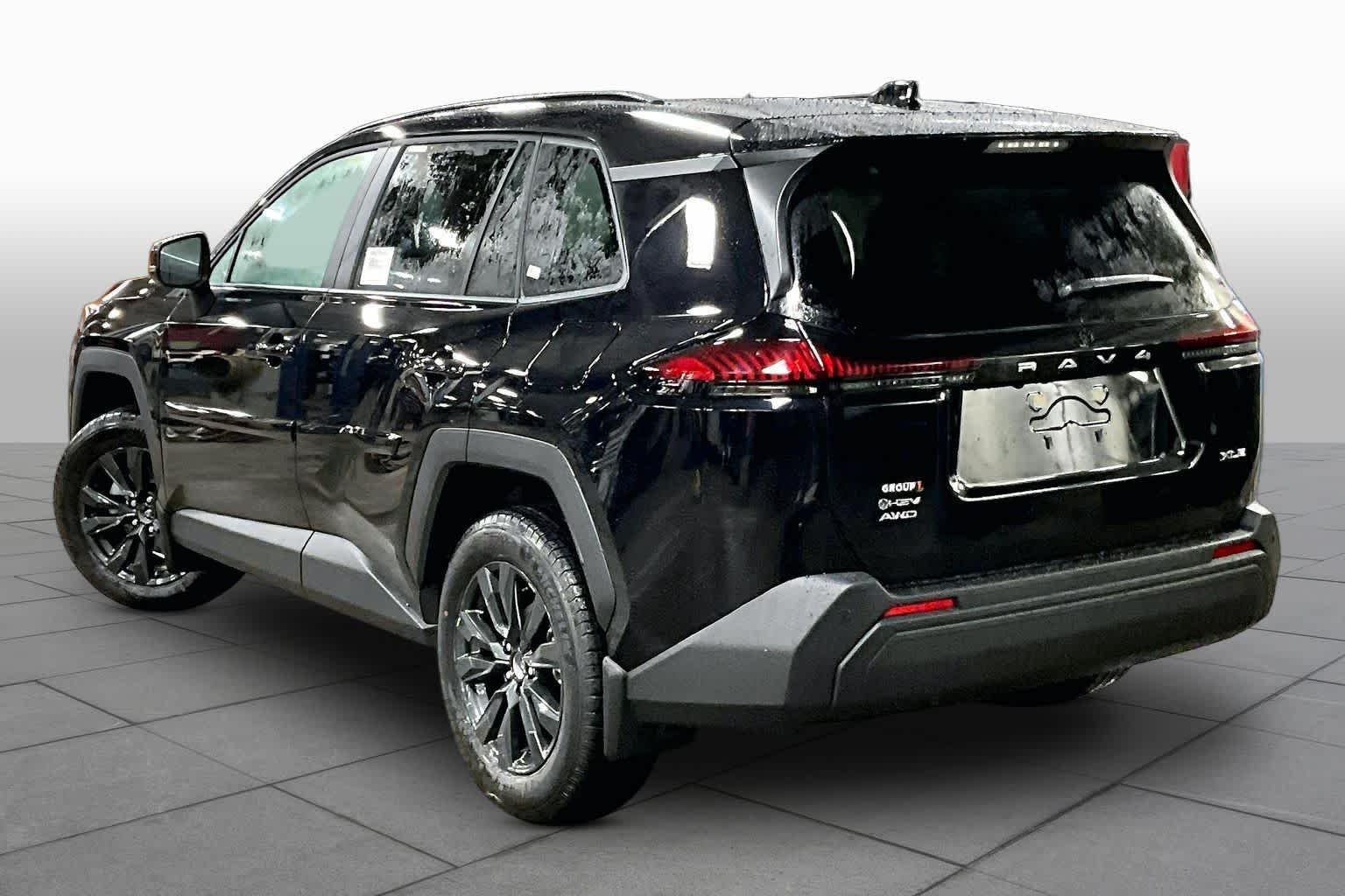 New 2026 Midnight Black Metallic Toyota XLE Premium image 11