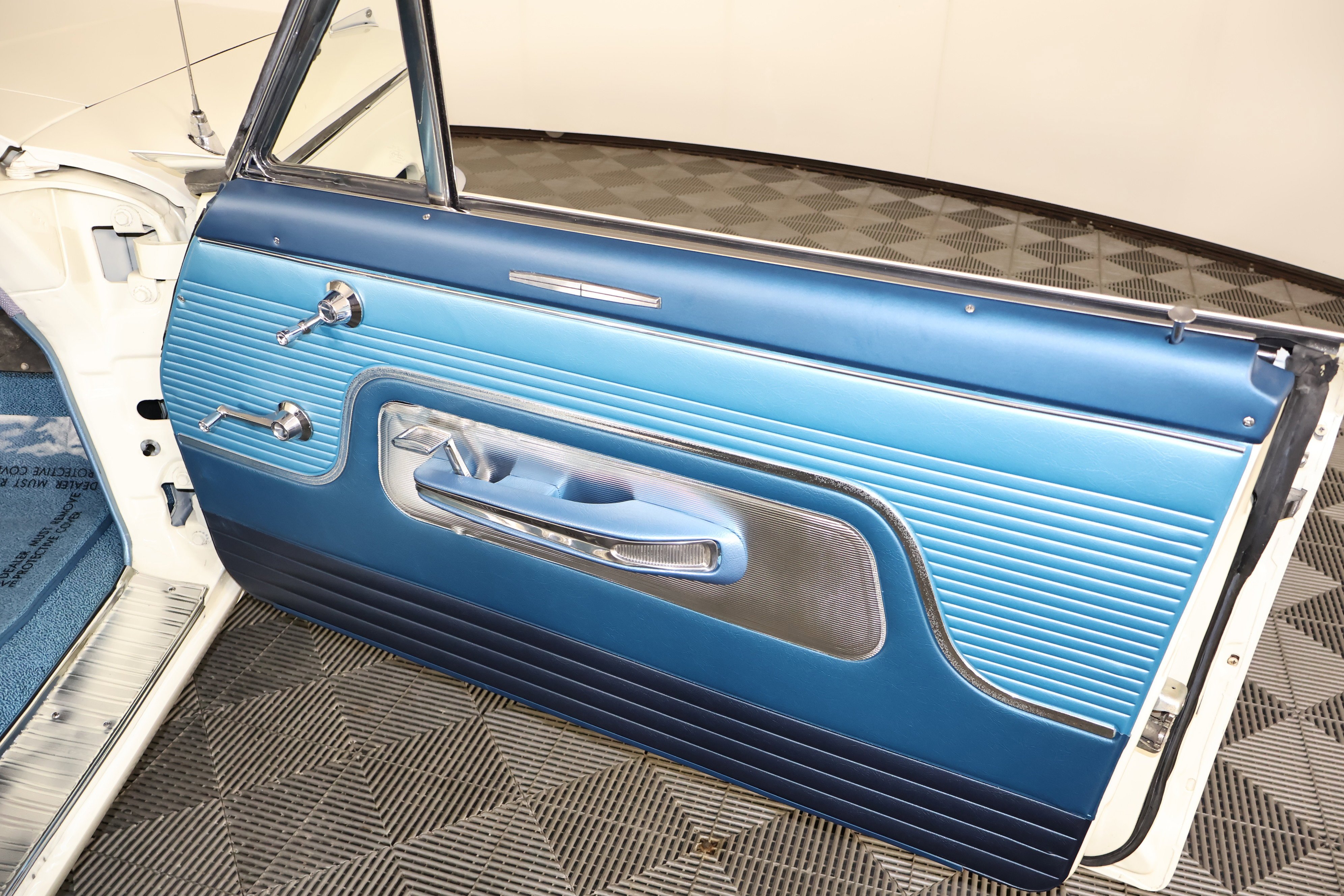 Used 1963 White Ford  image 56
