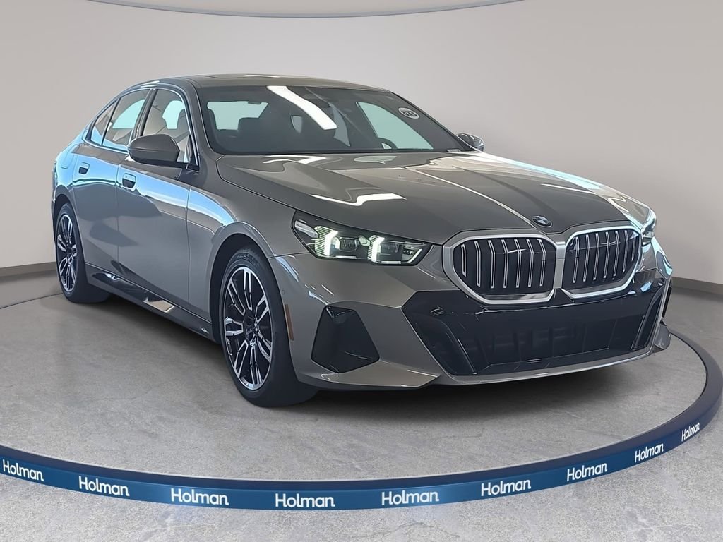Used 2026 Oxide Grey Met BMW 530i image 3