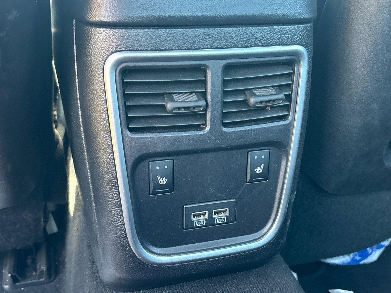 Used 2020 Torred Clearcoat Dodge SXT image 33