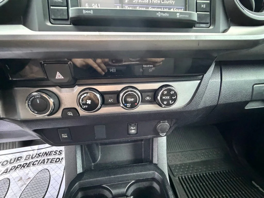 Used 2018 White Toyota SR5 image 23