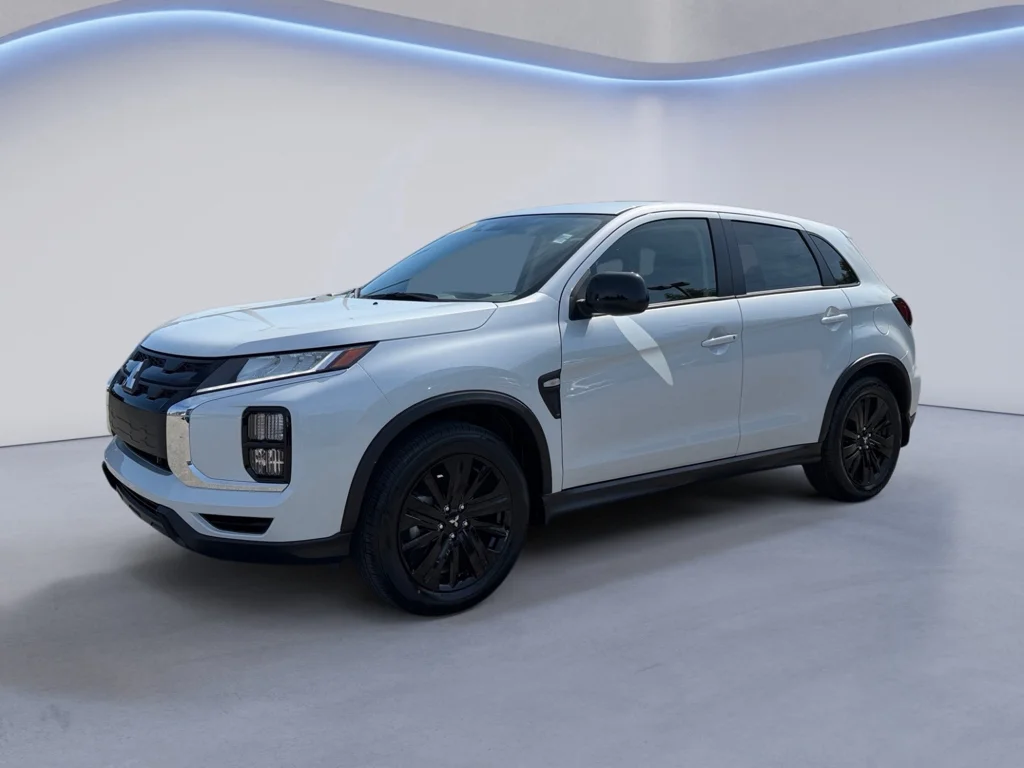 New 2026 White Diamond Mitsubishi LE image 7