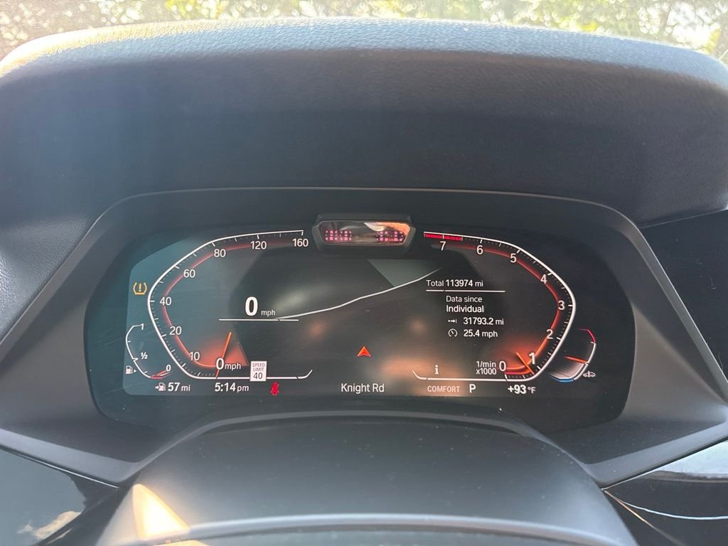 Used 2019 Black BMW xDrive40i image 9