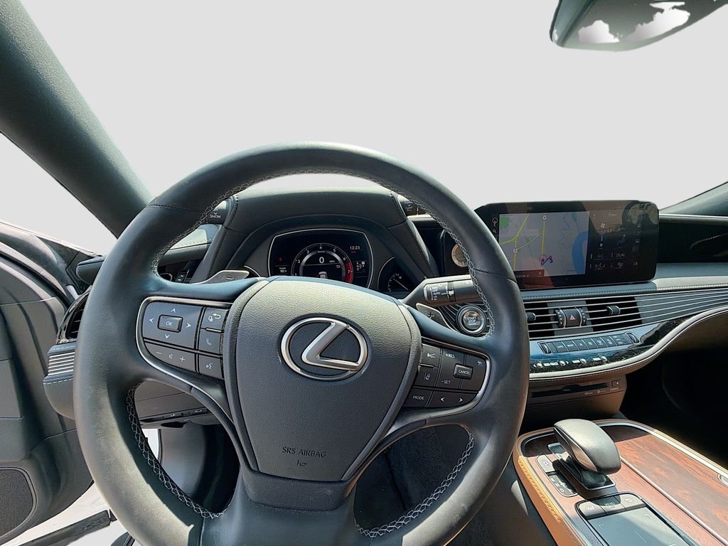 Used 2021 White Lexus 500 Base image 11