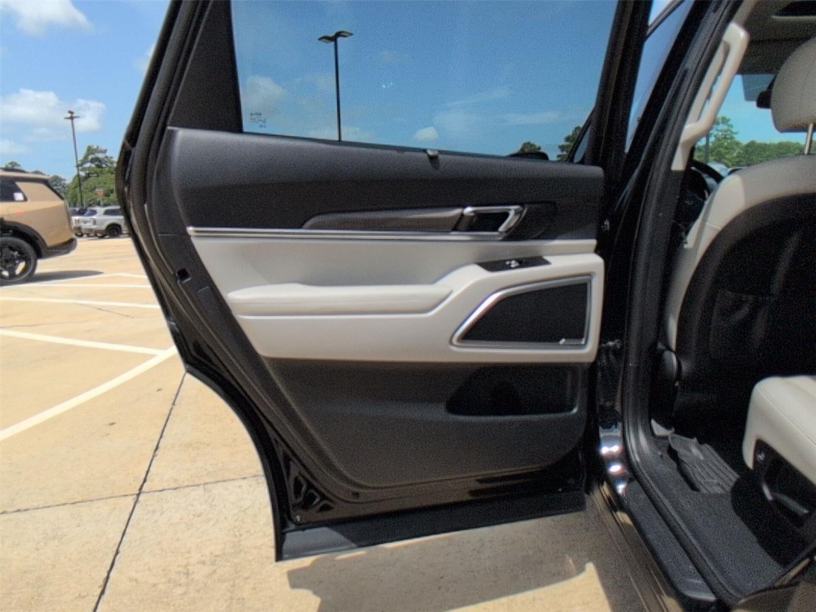 Used 2021 Ebony Black Kia EX image 20