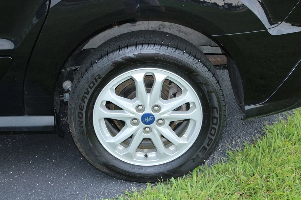 Used 2022 Black Metallic Ford XLT image 6