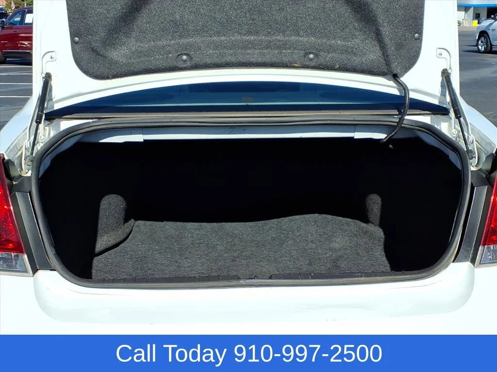 Used 2012 SUMMIT WHITE Chevrolet LT Fleet image 10