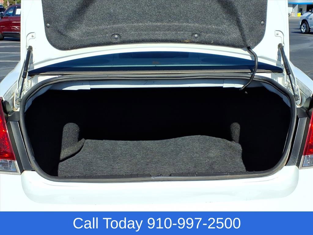 Used 2012 SUMMIT WHITE Chevrolet LT Fleet image 10