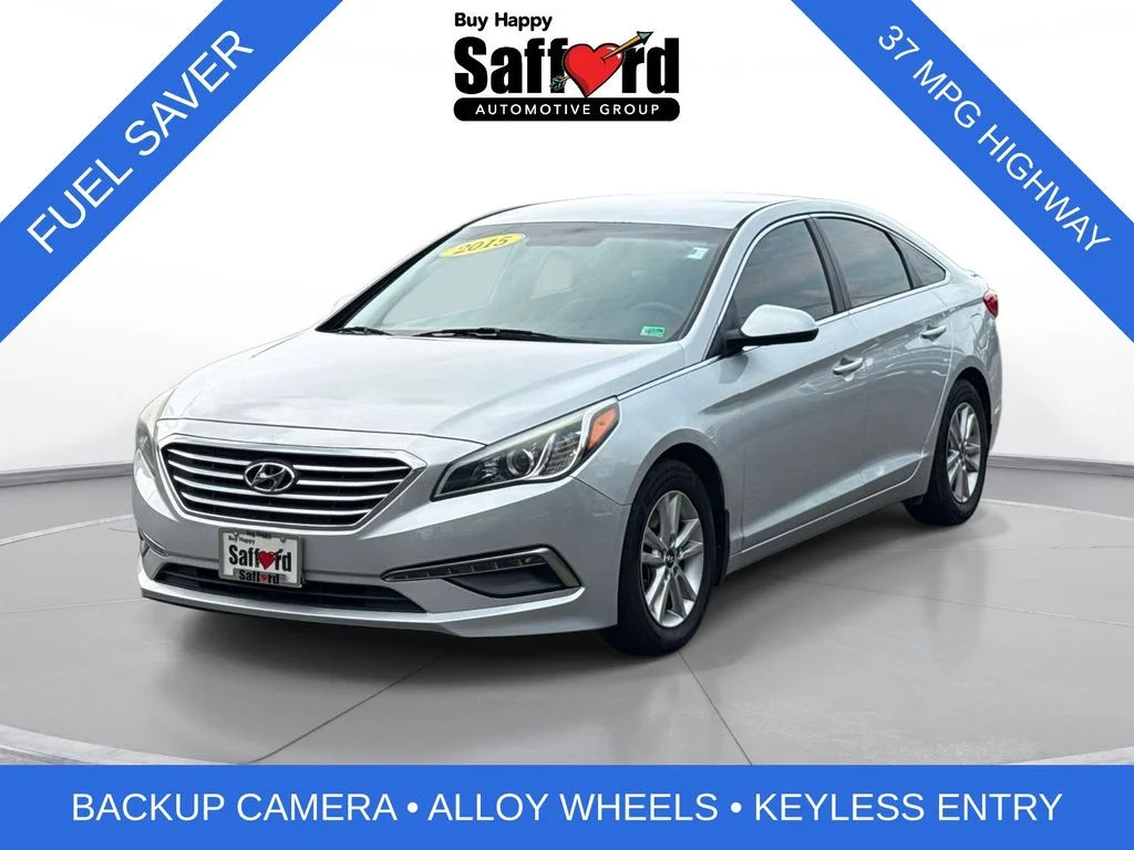 Used 2015 Silver Hyundai SE image 1