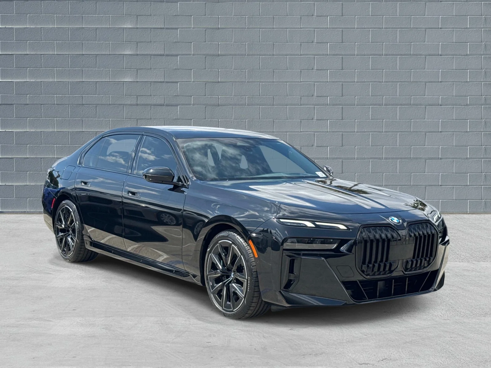 2024 BMW 7 Series 740i's photo