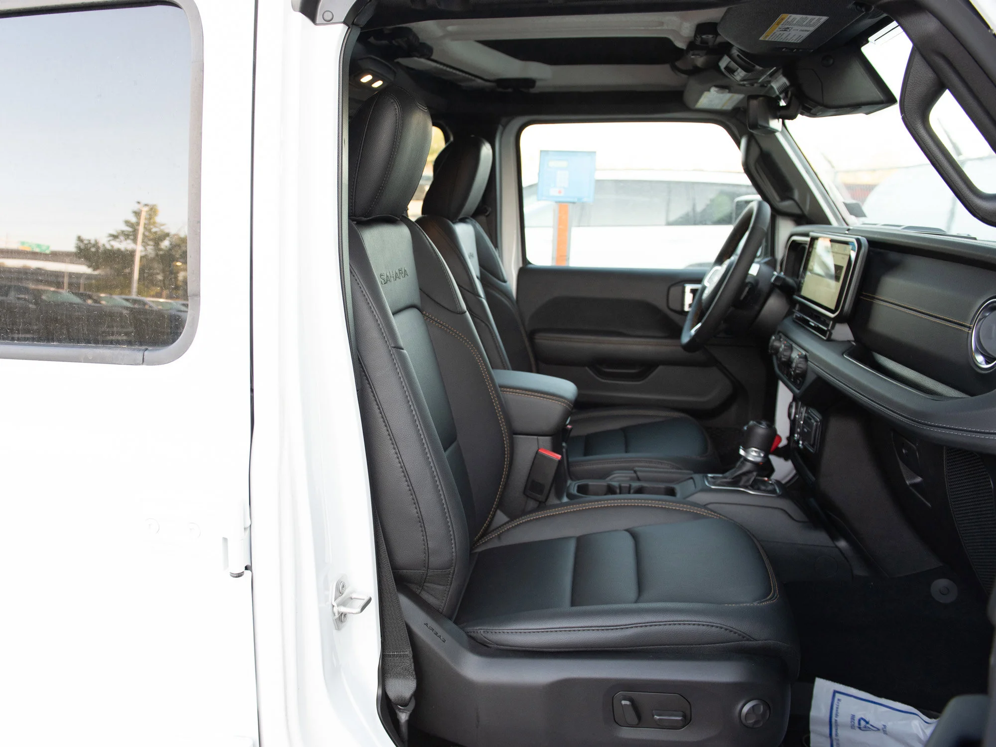 Used 2024 White Jeep Sahara* 4x4, Hybrid, Heated McKinley Leather, Dual Top Group image 21