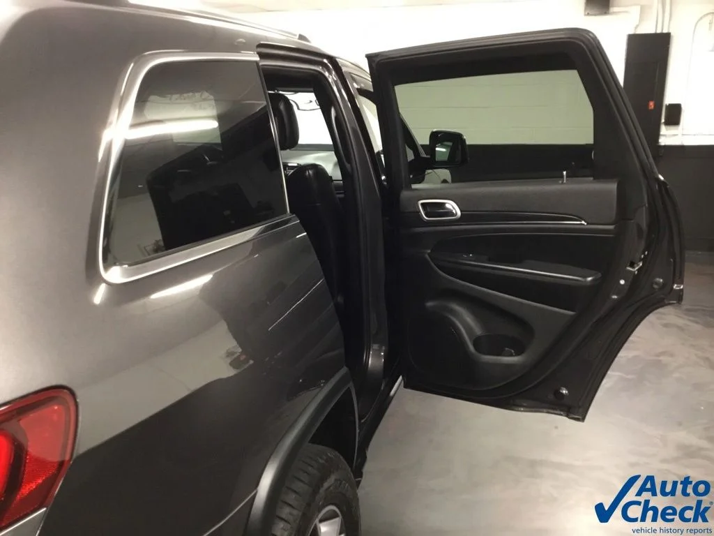 Used 2020 Gray Jeep Limited image 35