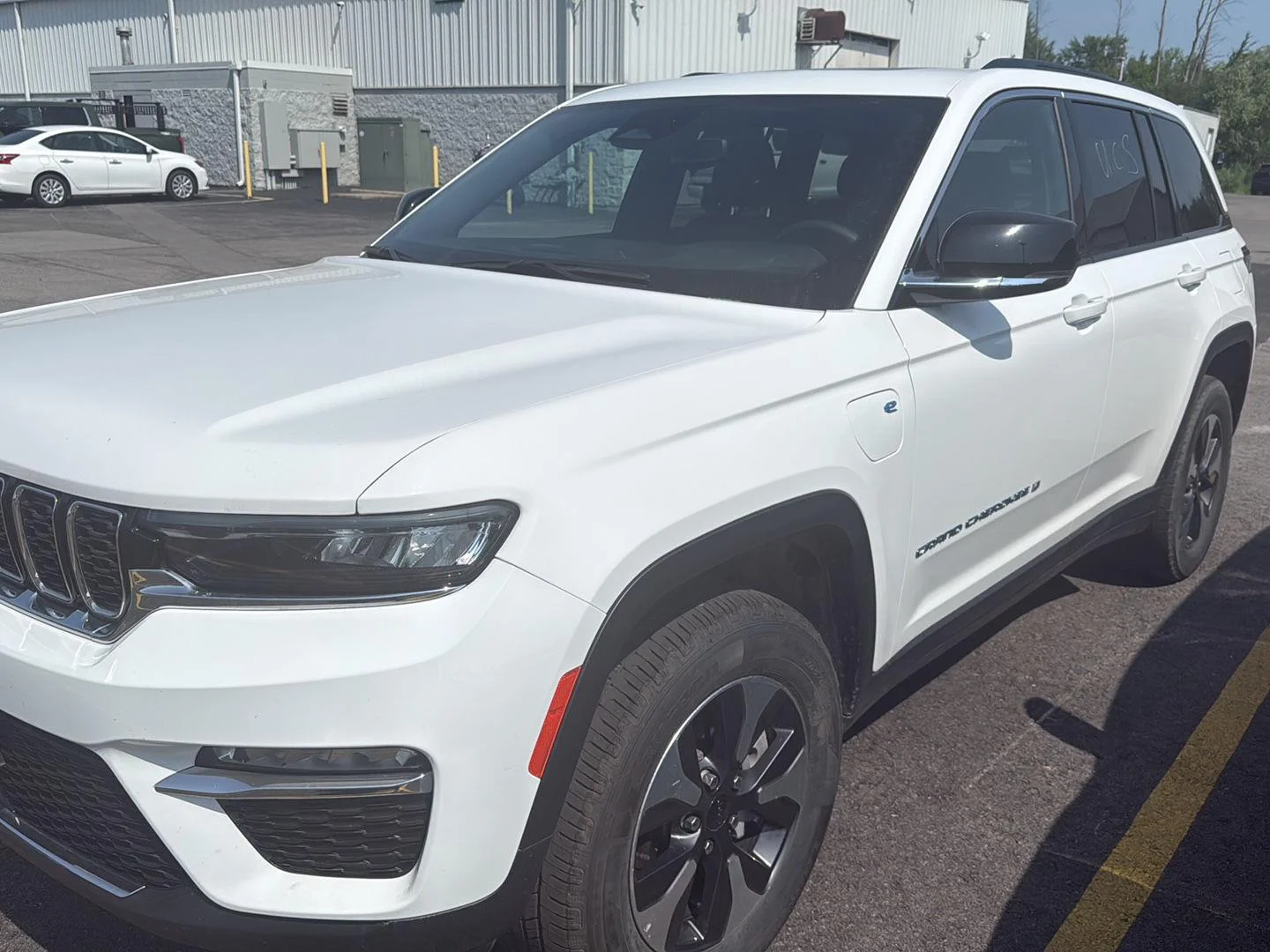 Used 2024 Bright White Clearcoat Jeep LIMI image 4