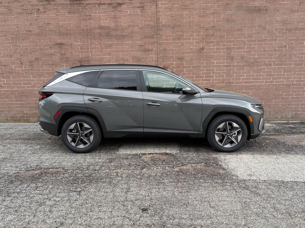 New 2026 Hampton Gray Hyundai SEL FWD image 6