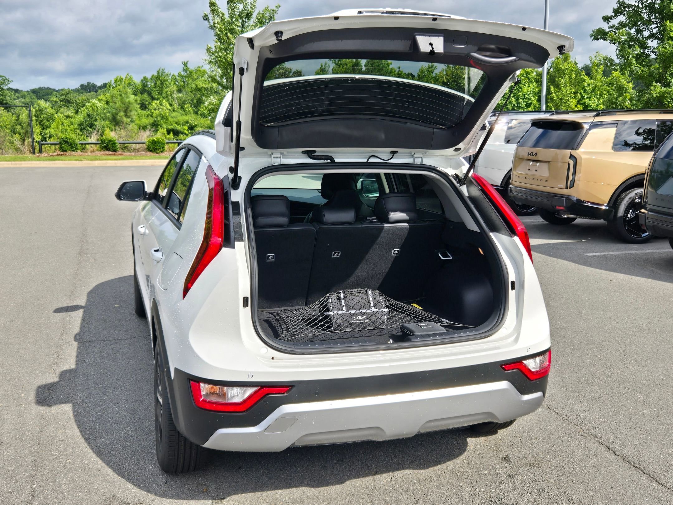 New 2026 Snow White Pearl Kia EX image 18