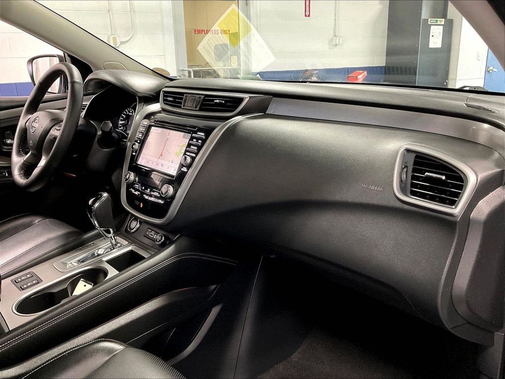 Used 2023 Gray Nissan SL image 13