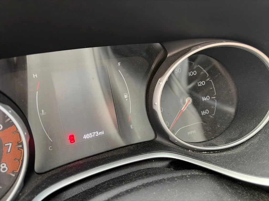 Used 2020 White Clearcoat Jeep Latitude image 8