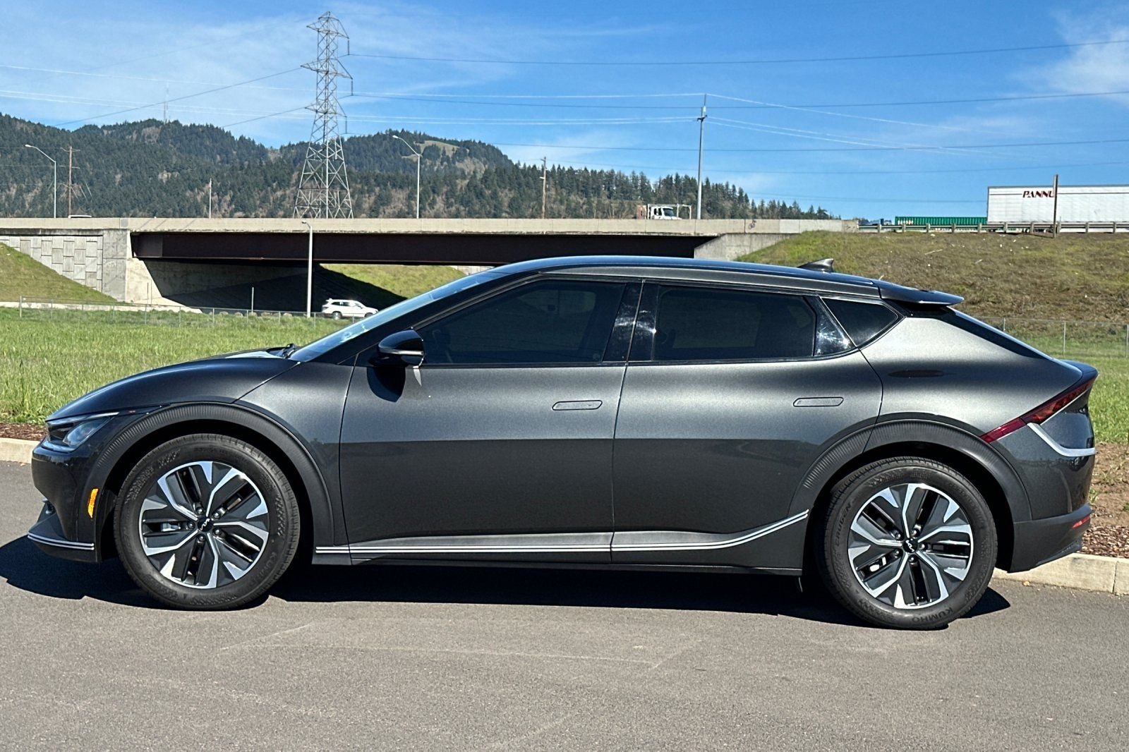 Used 2023 Gray Kia Light image 6