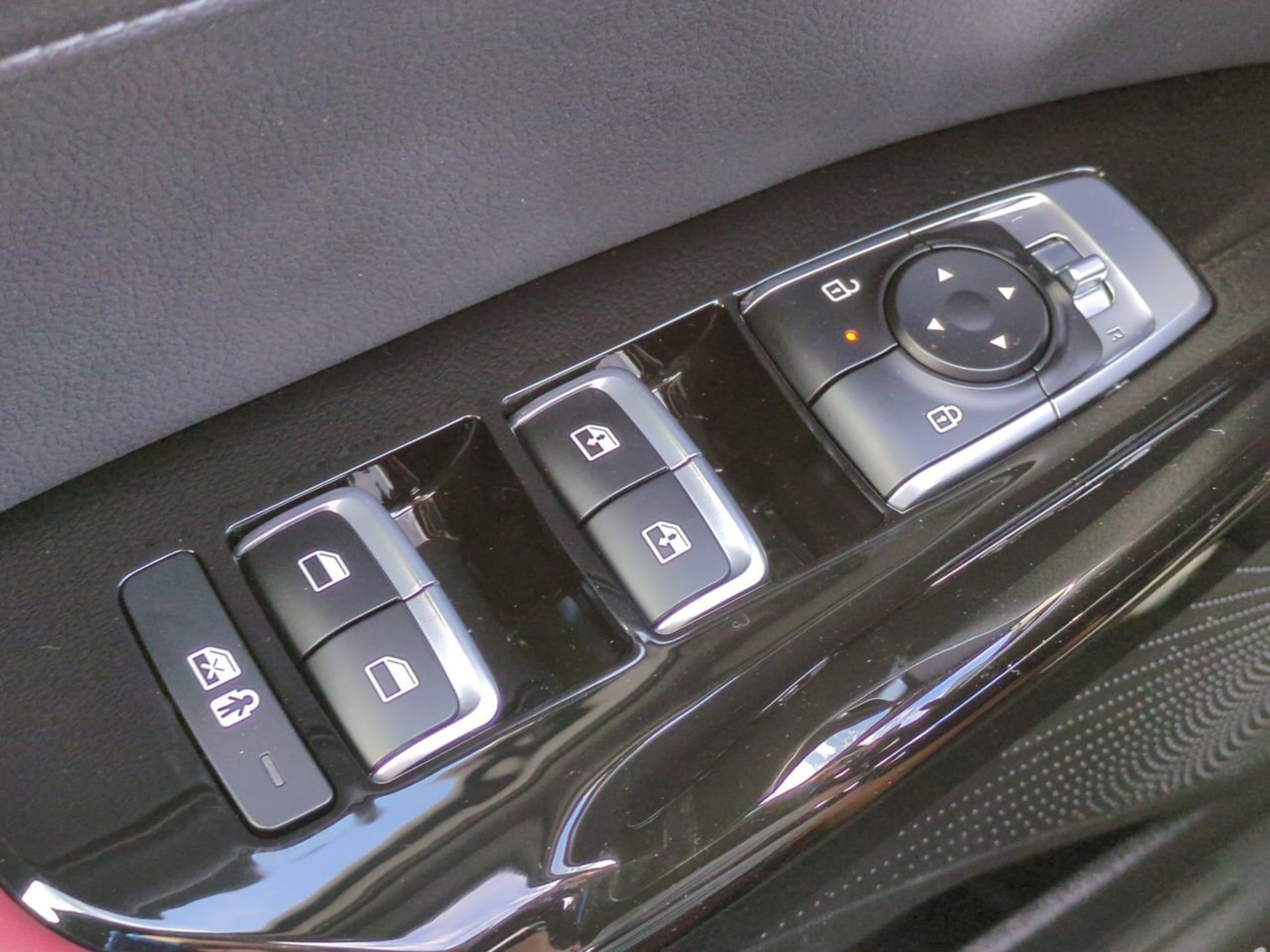 New 2026 Snow White Pearl Kia GT-Line FWD image 27
