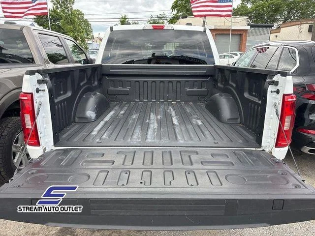 Used 2022 White Ford XLT image 21