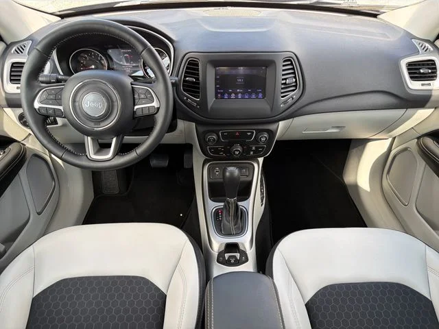 Used 2019 Blue Jeep Latitude image 19