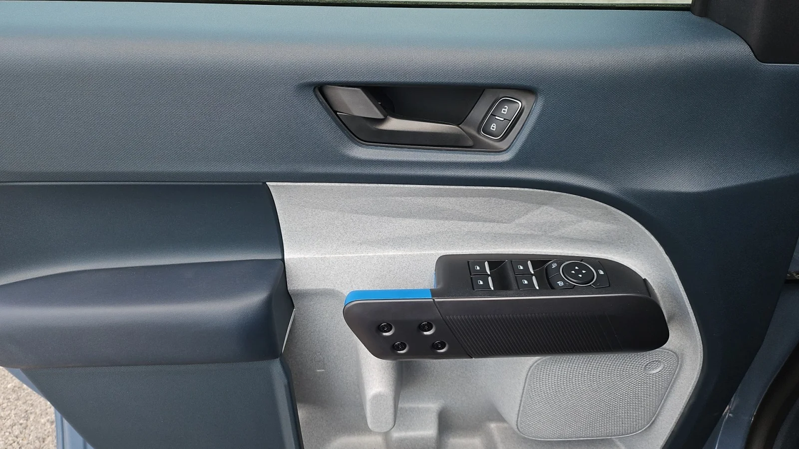 New 2026 Azure Gray Metallic Tri-Coat Ford XLT FWD image 7