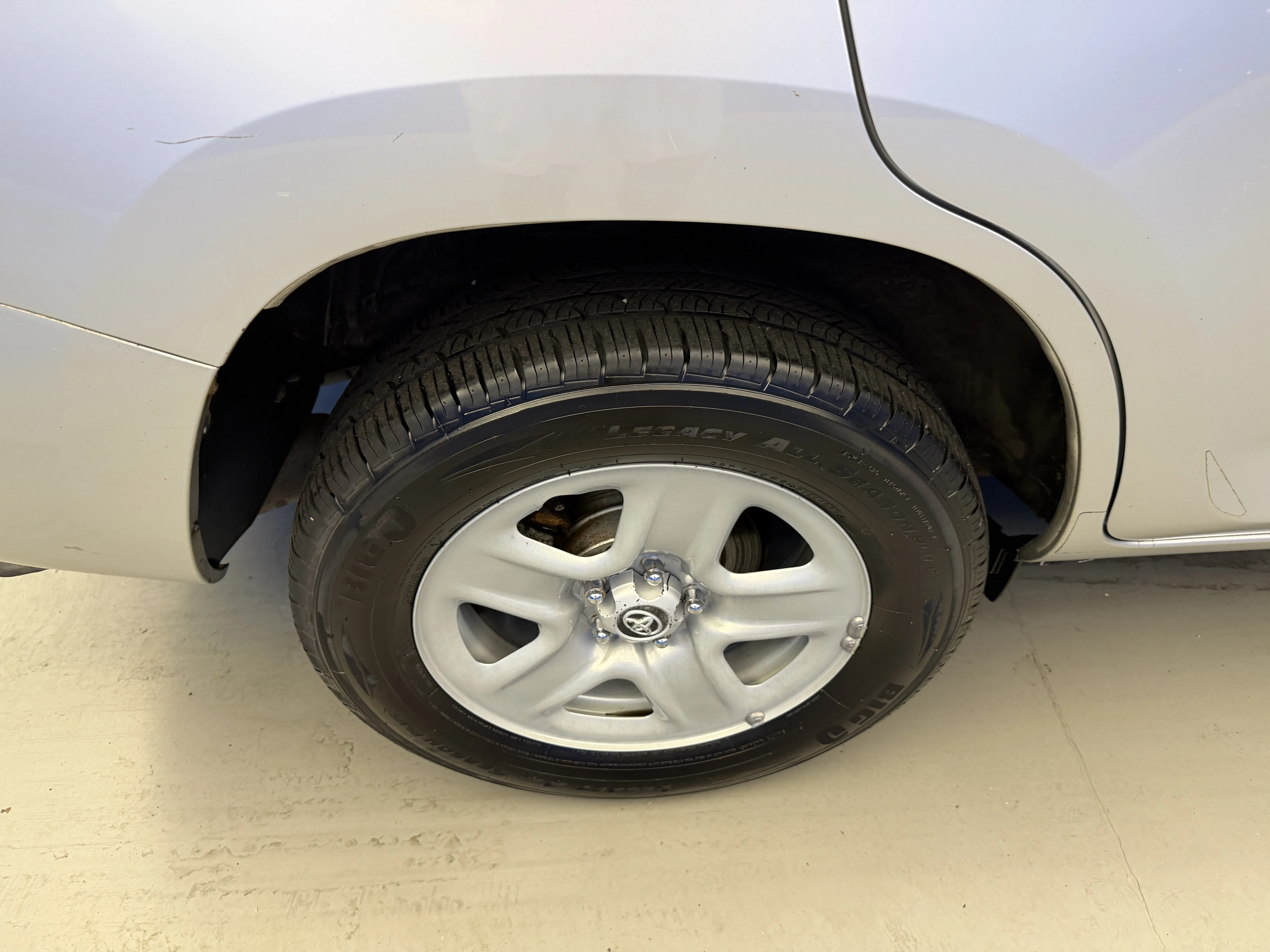 Used 2011 Classic Silver Metallic Toyota BASE image 8