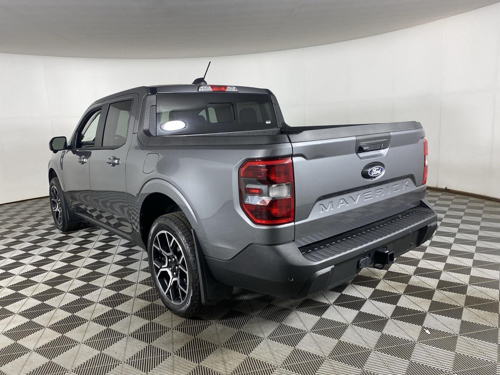Used 2025 Carbonized Gray Metallic Ford  image 15