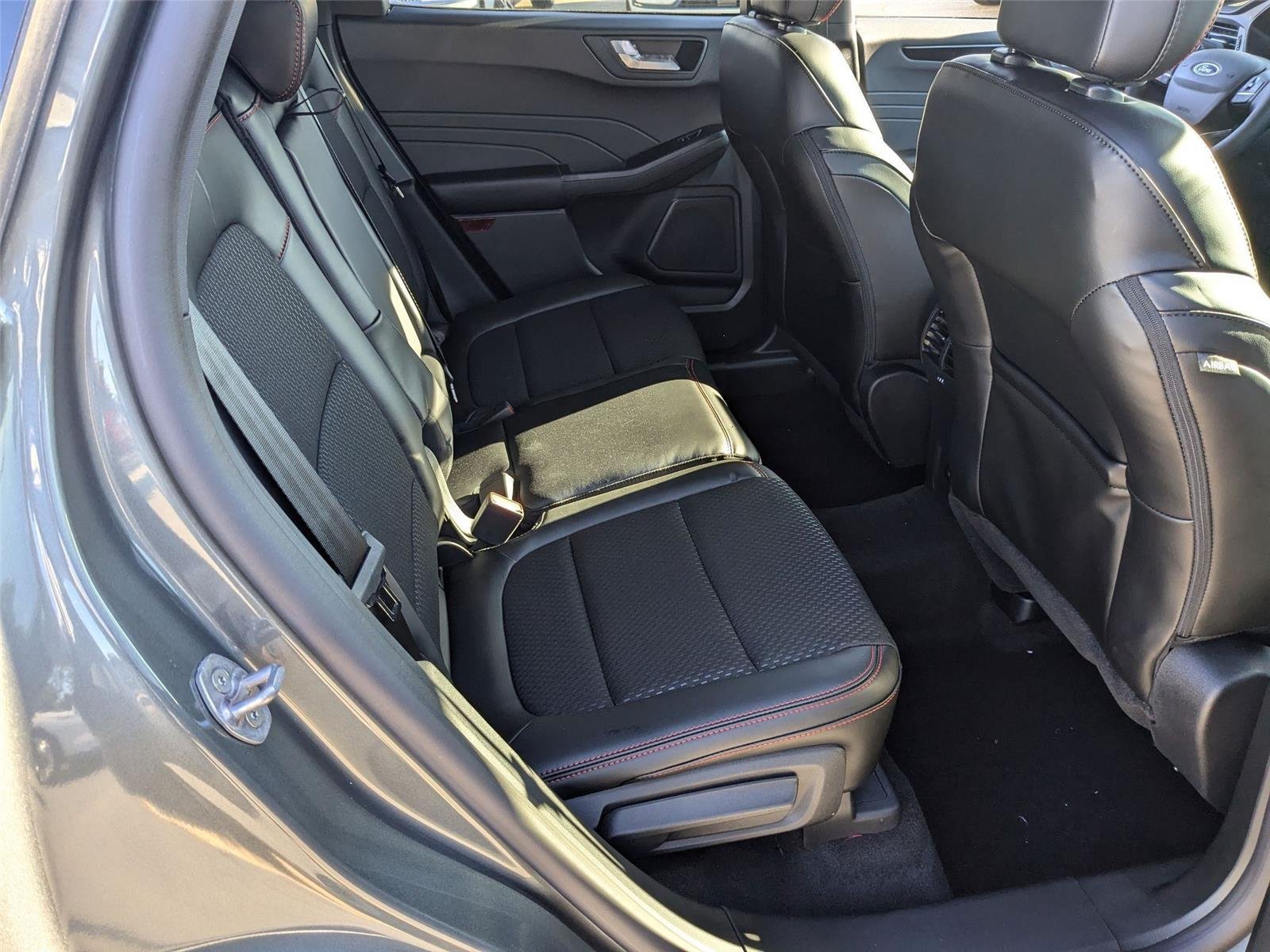 New 2025 Carbonized Gray Metallic Ford ST-Line image 39