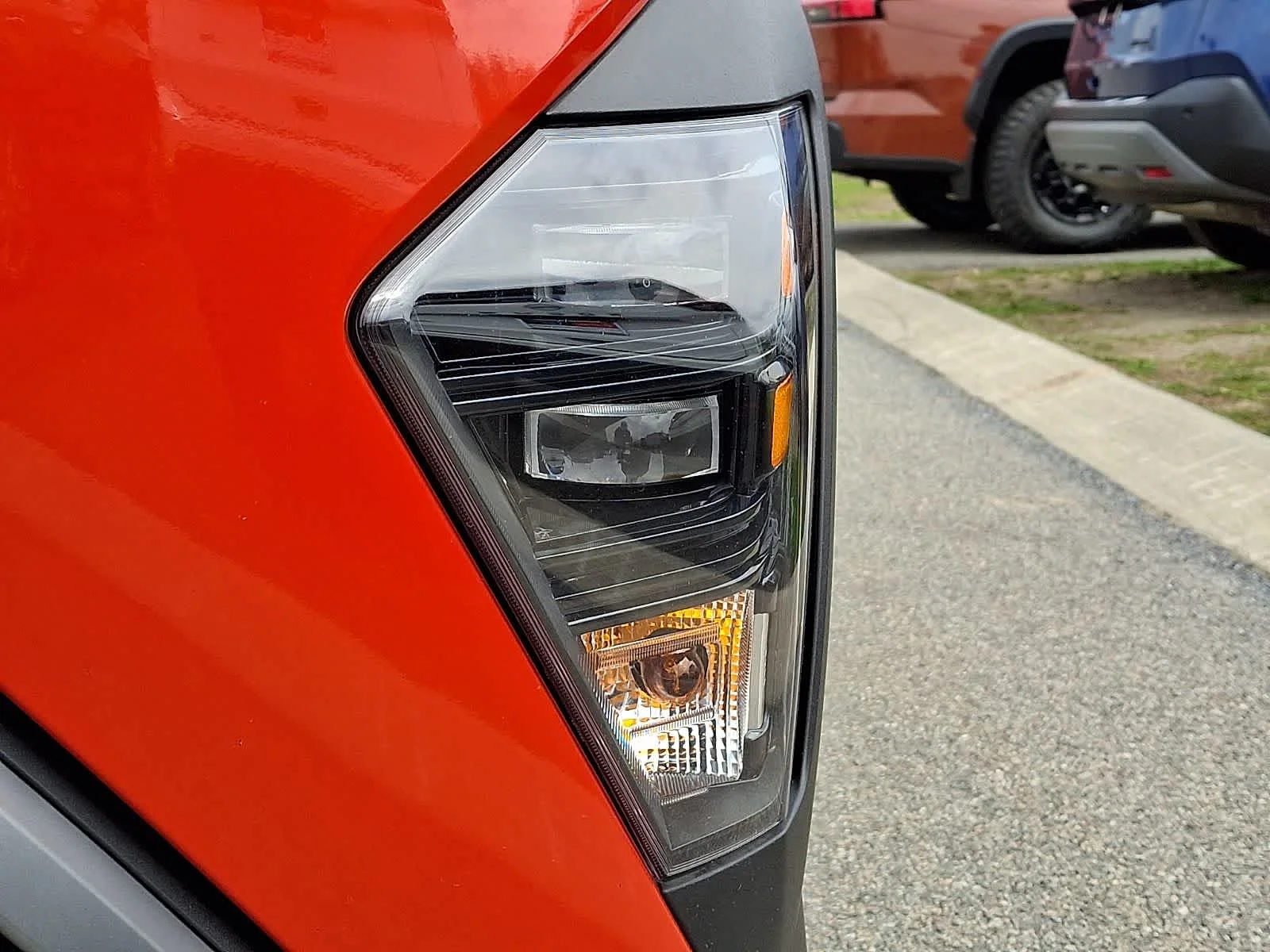 Used 2025 Soultronic Orange Pearl Hyundai SEL image 10