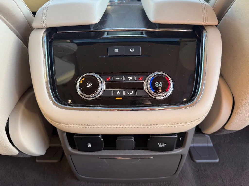 Used 2019 White Lincoln Reserve image 24