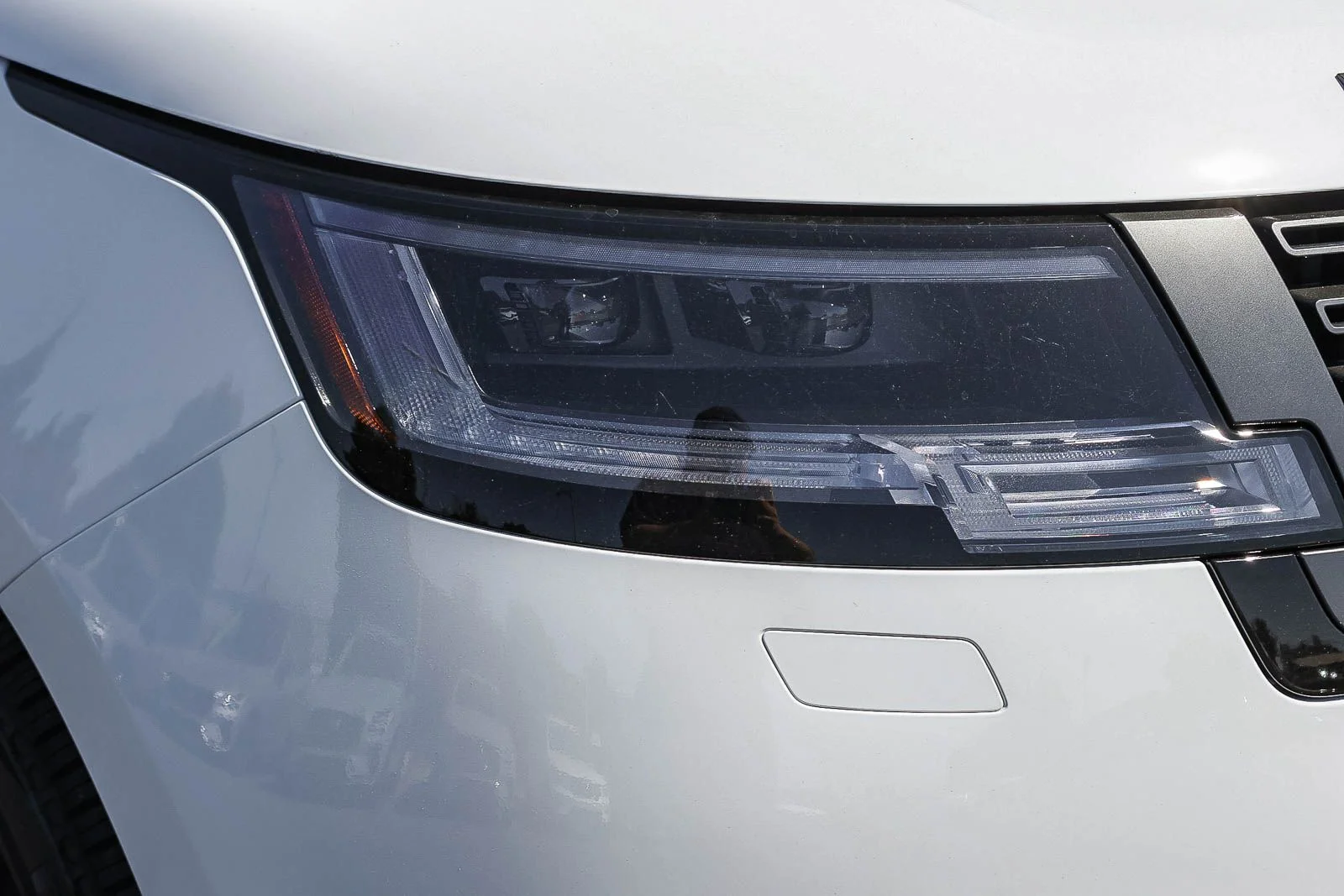New 2026 Fuji White Land Rover SE image 15