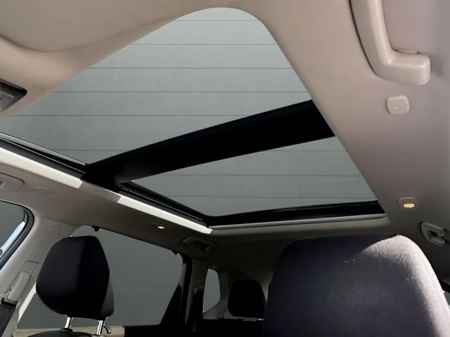Used 2023 Silver Nissan SV image 11