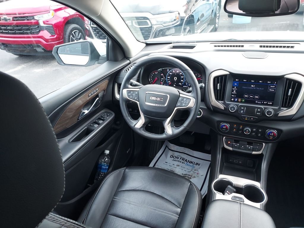 Used 2022 White GMC Denali image 15