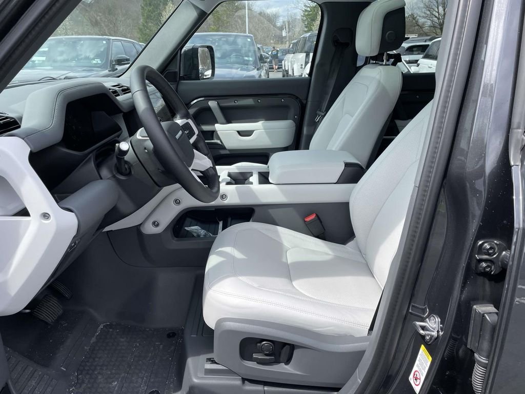 2026 Land Rover Defender S - Photo 14