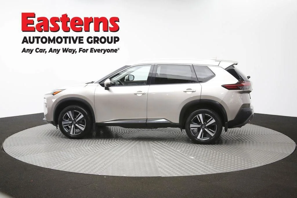 Used 2021 Gold Nissan SL image 65