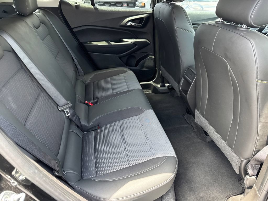 Used 2025 Mosaic Black Metallic Chevrolet LT image 18