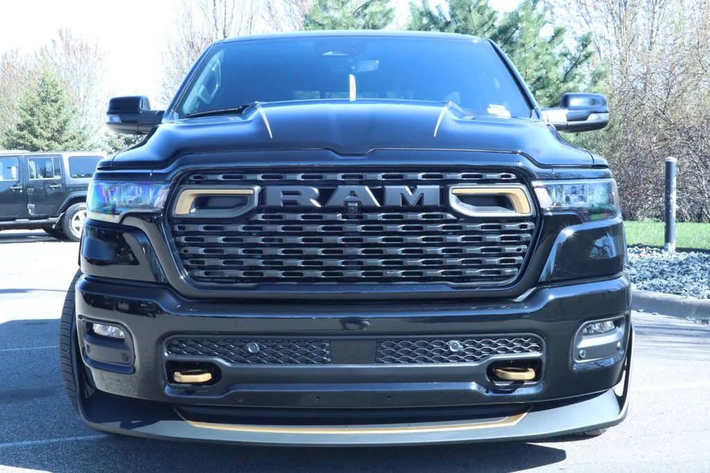New 2026 Diamond Black Crystal Pearl-Coat Exterior Paint Ram Big Horn/Lone Star image 2