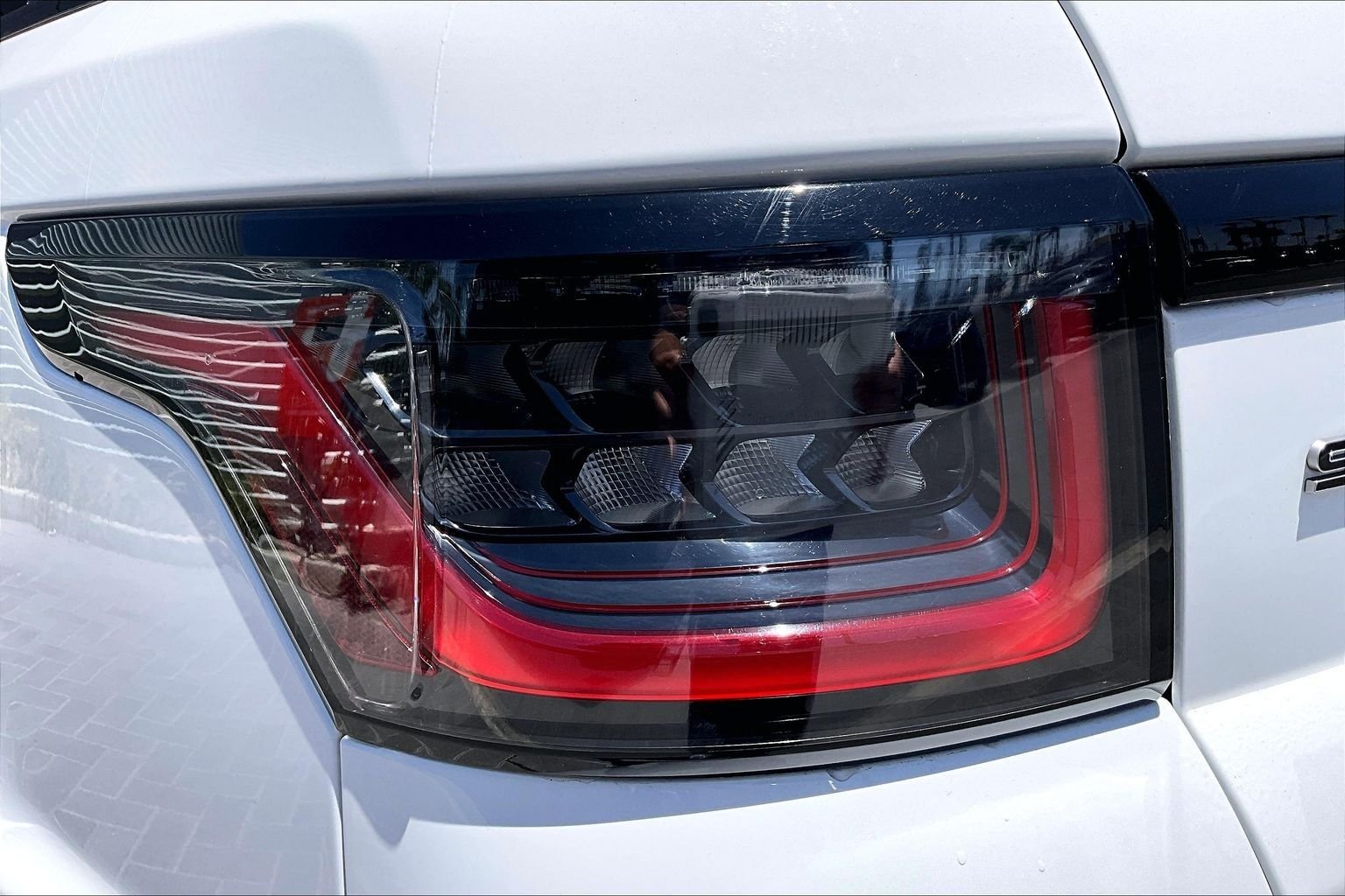 Used 2022 White Land Rover HSE Silver Edition image 29