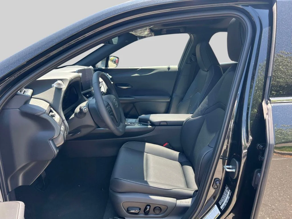 2026 Lexus UX Hybrid 300h Premium - Photo 11
