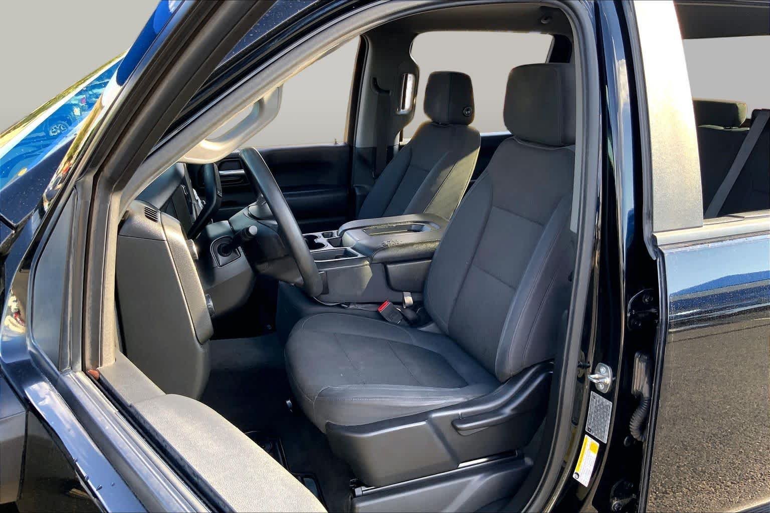 Used 2020 Black Chevrolet Custom image 8