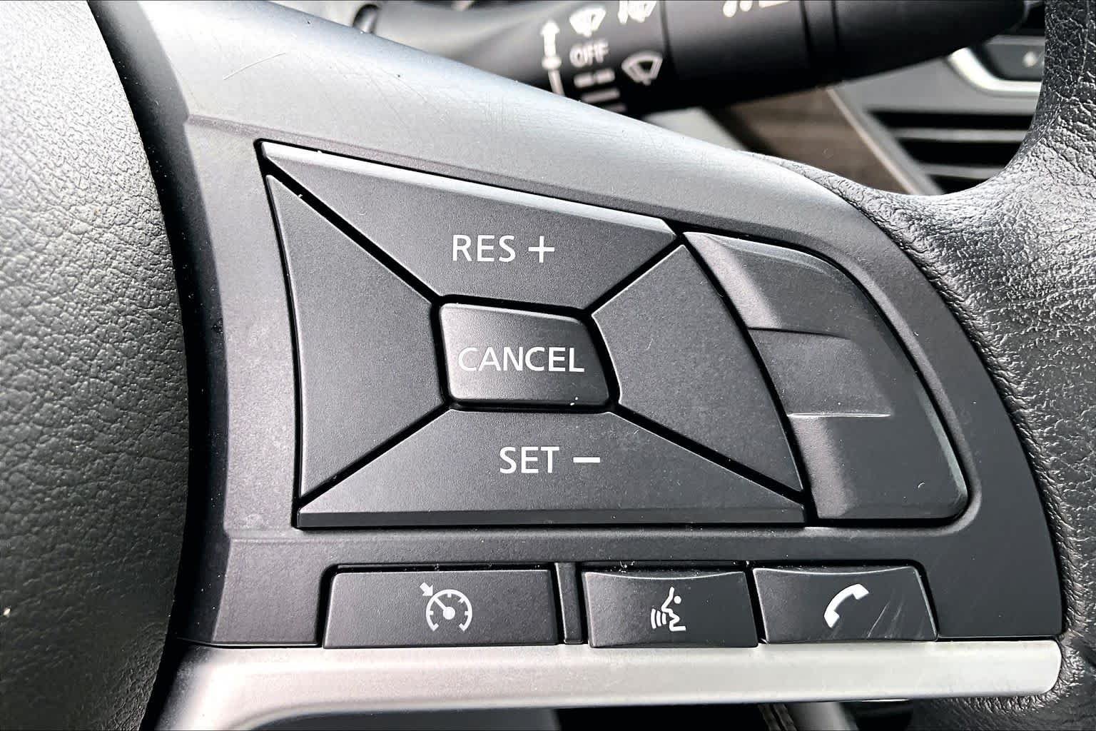 Used 2023 Super Black Nissan 2.5 SV image 33