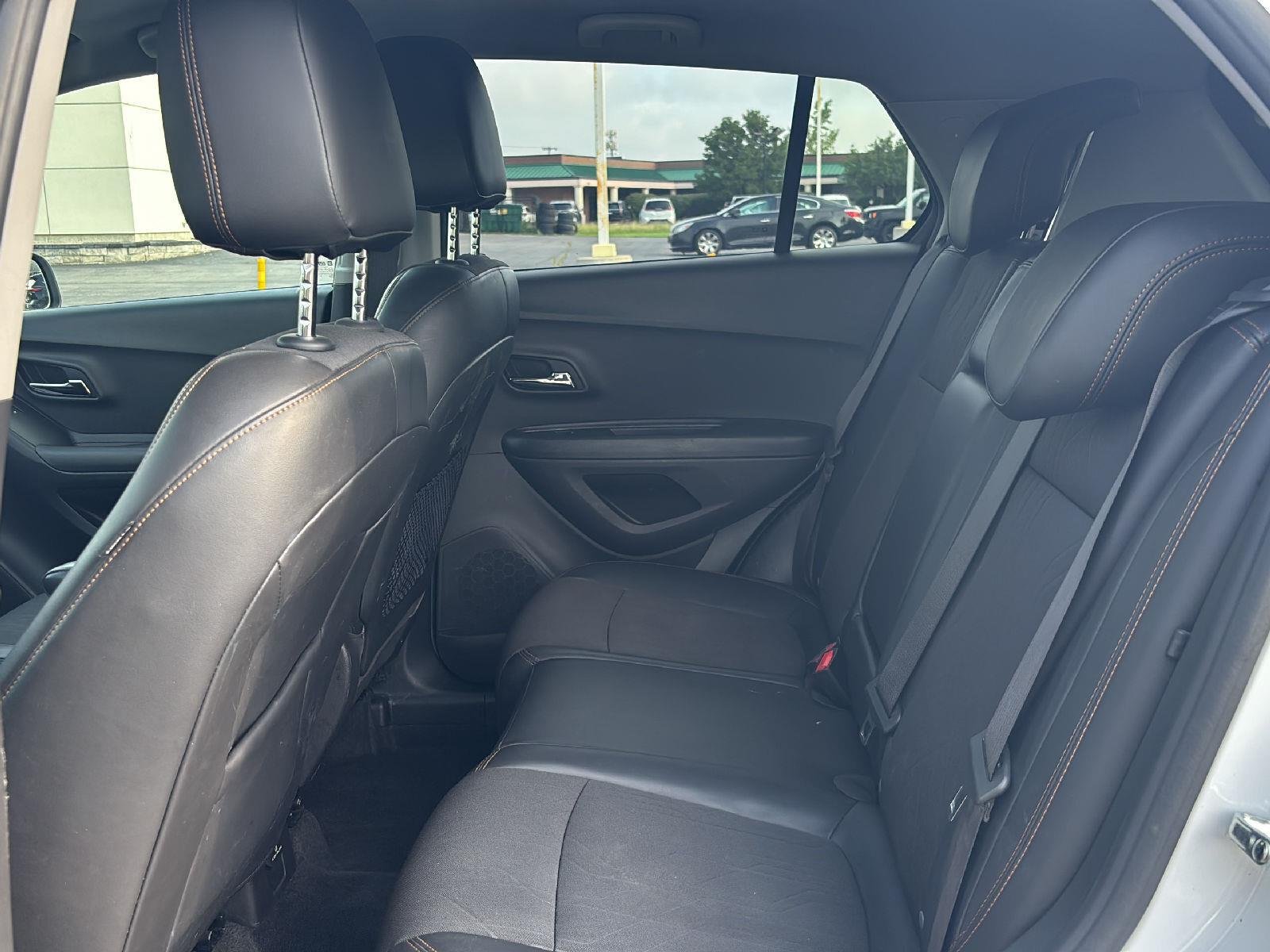 Used 2019 Summit White Chevrolet LT image 23