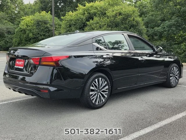 Used 2025 Black Nissan 2.5 SV image 5