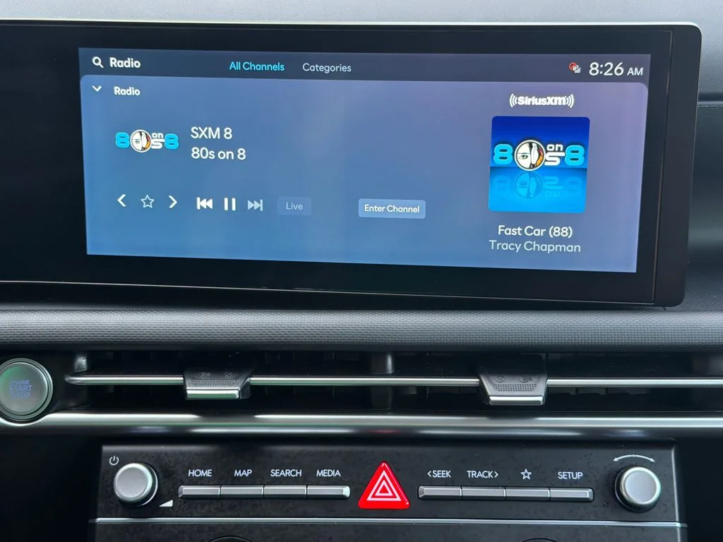 Used 2025 Silver Hyundai SE image 28