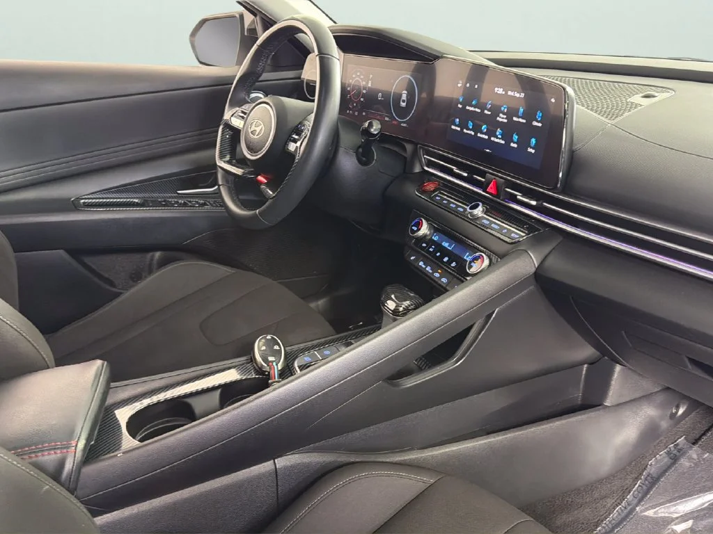 Used 2024 White Hyundai SEL image 35