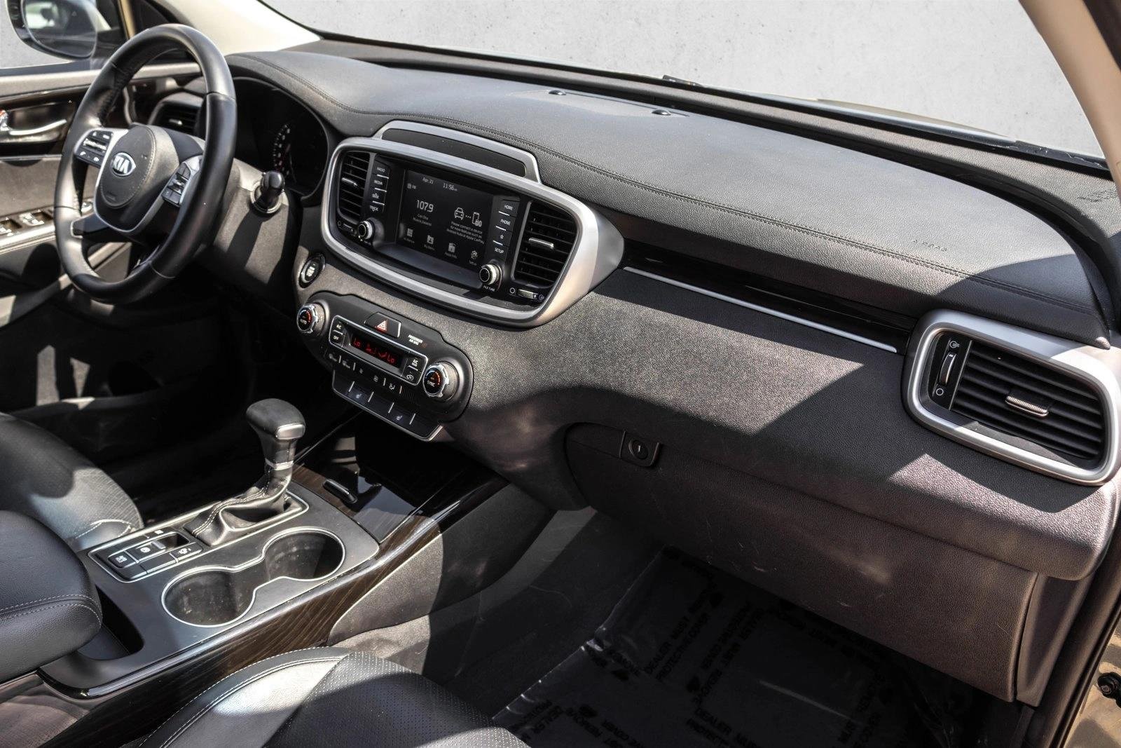 Used 2020 Gravity Grey Kia EX V6 image 29